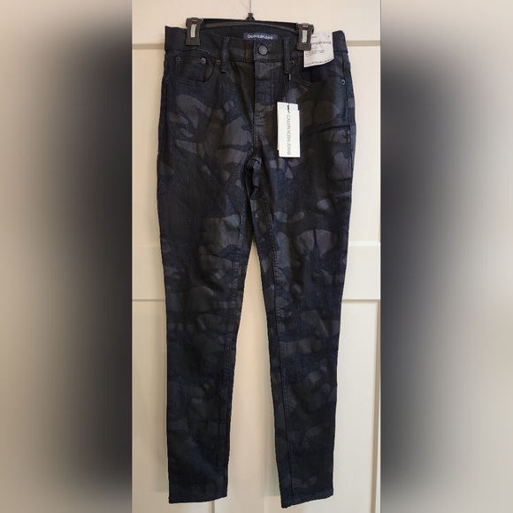 Calvin Klein Midrise Skinny Jeans. Size 25. Nwt - Picture 1 of 2